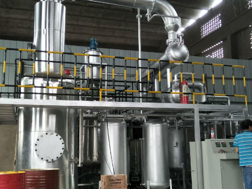 精餾設(shè)備.jpg 【廢油凈化】 廢油凈化設(shè)備