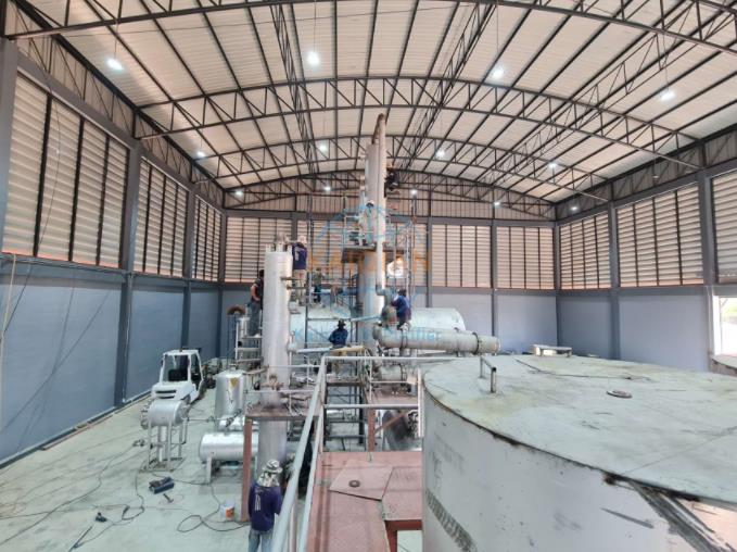 1680753432579769.jpg 基礎(chǔ)油再生設(shè)備.jpg