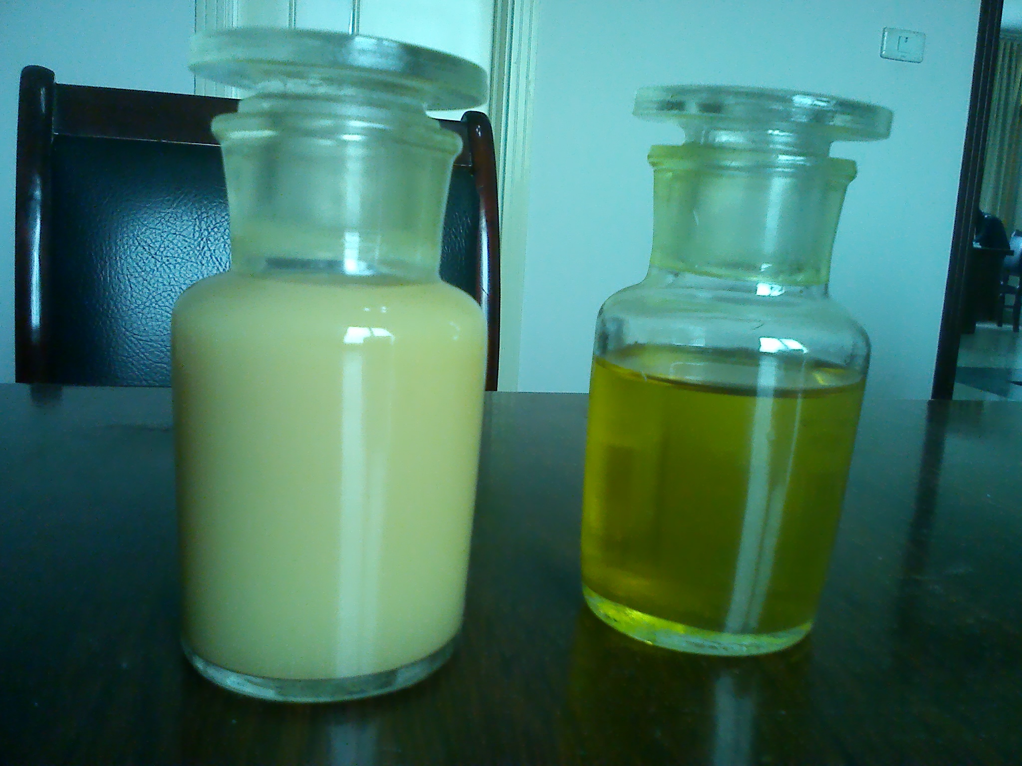 如何通過顏色與氣味辨別變壓器油的健康情況？(圖1)